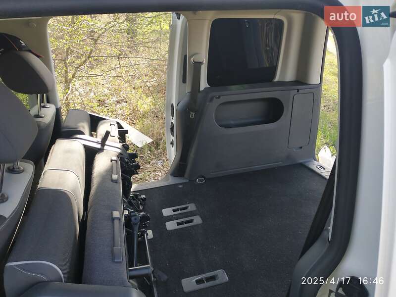 Минивэн Volkswagen Caddy 2010 в Чернигове