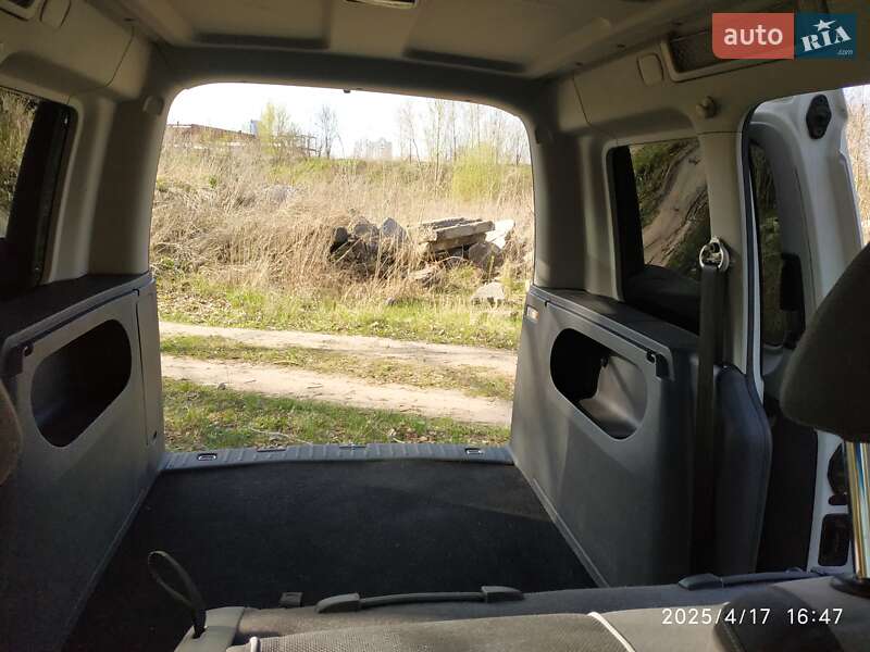 Минивэн Volkswagen Caddy 2010 в Чернигове