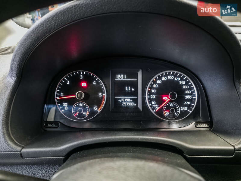 Грузовой фургон Volkswagen Caddy 2014 в Киеве