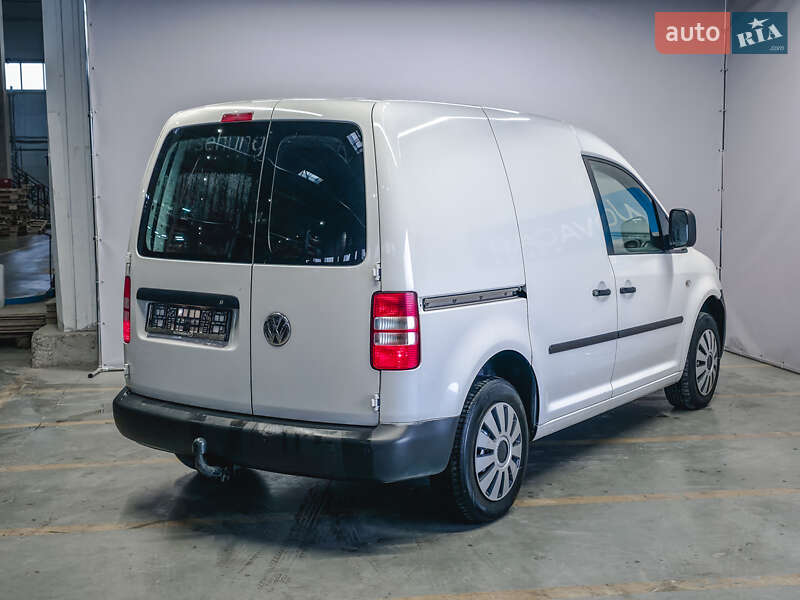 Грузовой фургон Volkswagen Caddy 2014 в Киеве