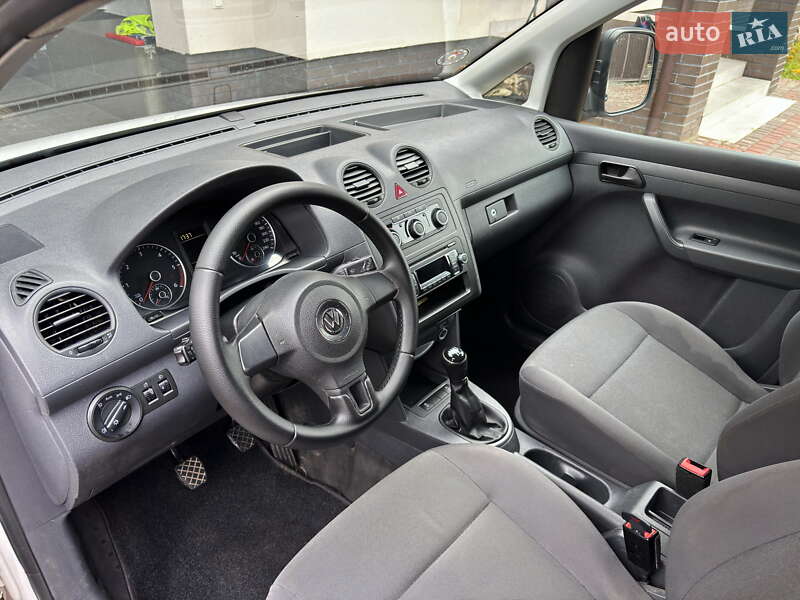 Грузовой фургон Volkswagen Caddy 2015 в Житомире