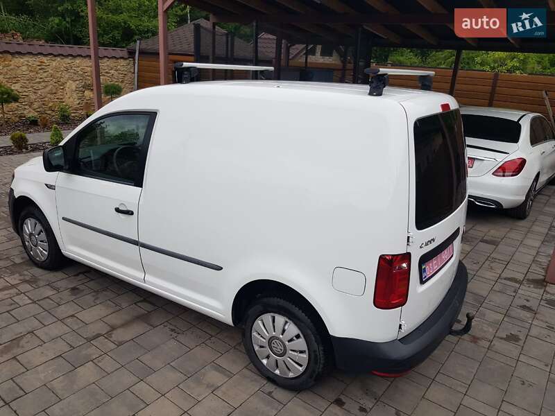 Грузовой фургон Volkswagen Caddy 2018 в Остроге