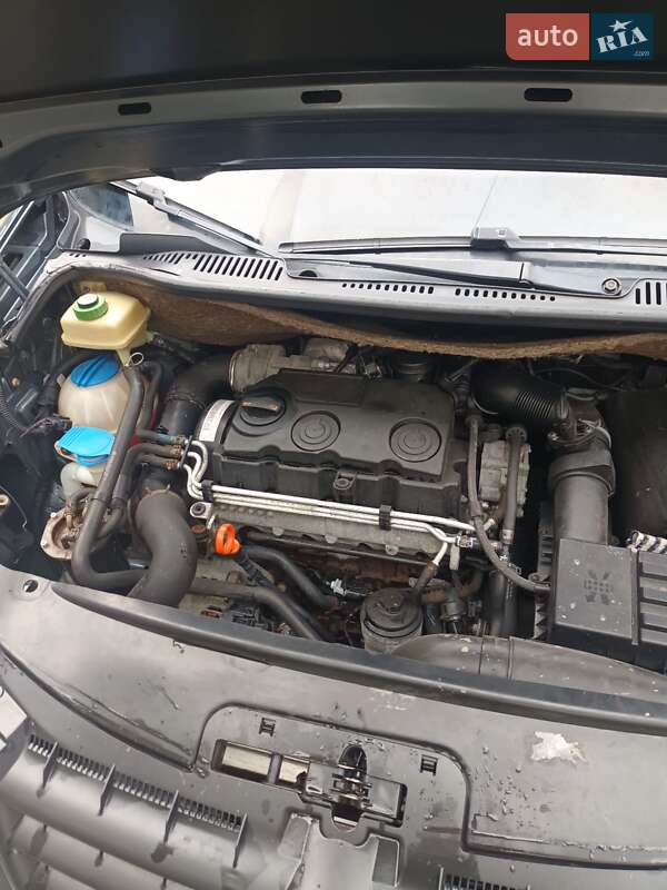 Минивэн Volkswagen Caddy 2009 в Александрие