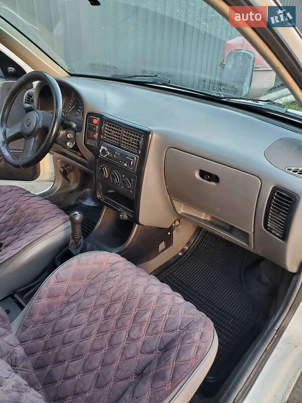 Грузовой фургон Volkswagen Caddy 1997 в Ладыжине