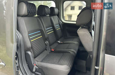 Минивэн Volkswagen Caddy 2011 в 