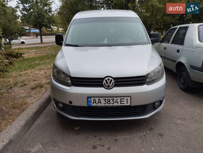 Минивэн Volkswagen Caddy 2013 в Киеве