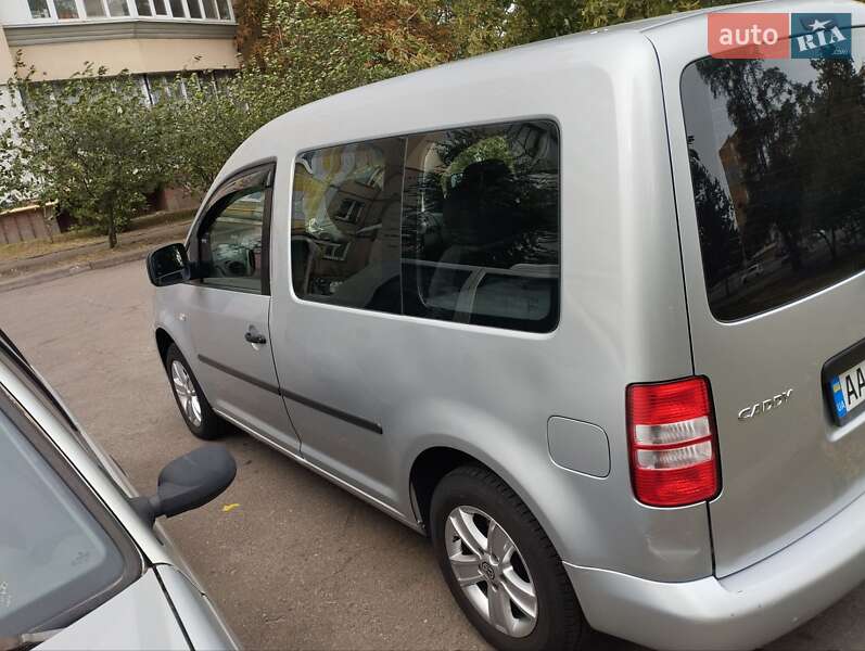 Минивэн Volkswagen Caddy 2013 в Киеве