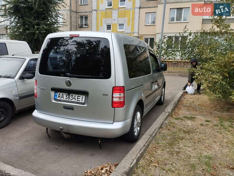 Минивэн Volkswagen Caddy 2013 в Киеве