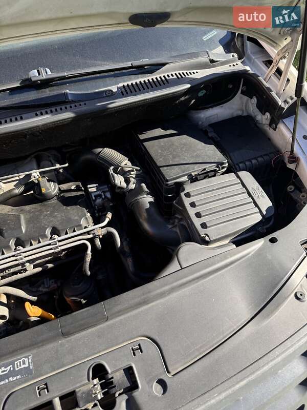 Минивэн Volkswagen Caddy 2006 в Киеве
