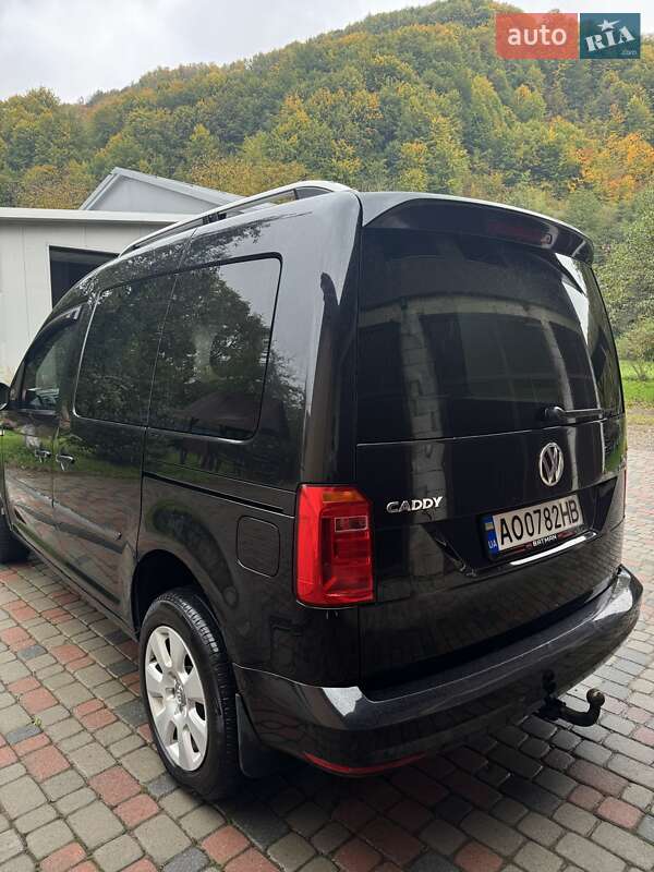 Минивэн Volkswagen Caddy 2015 в Тячеве