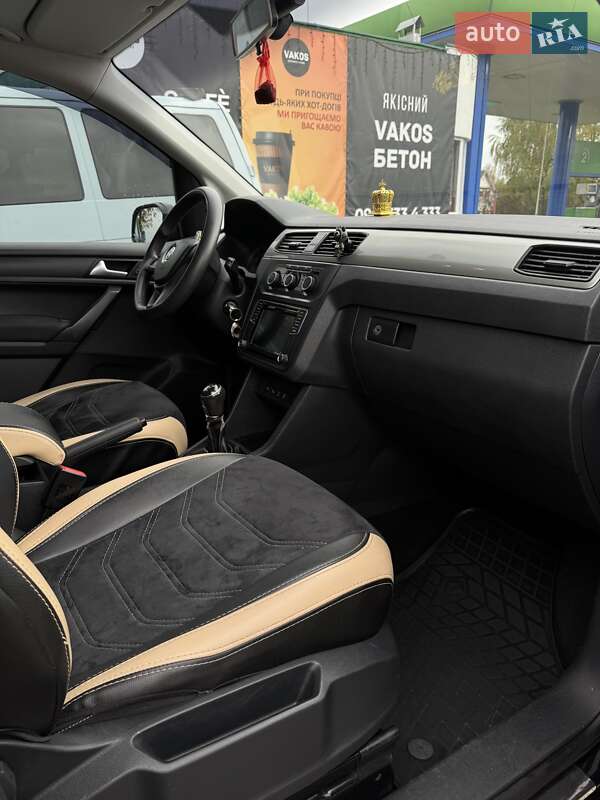 Минивэн Volkswagen Caddy 2015 в Тячеве