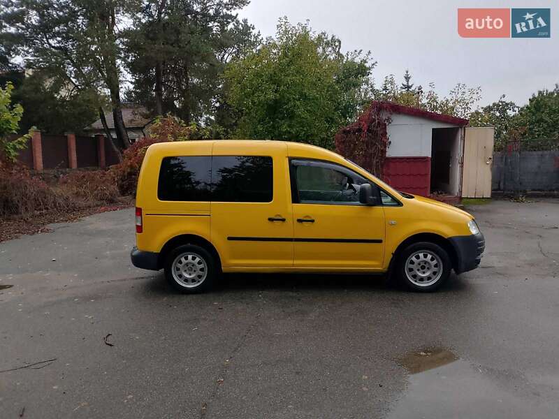 Минивэн Volkswagen Caddy 2006 в Киеве