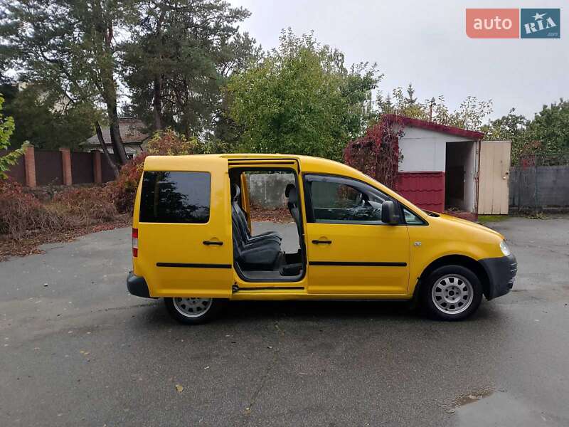 Минивэн Volkswagen Caddy 2006 в Киеве