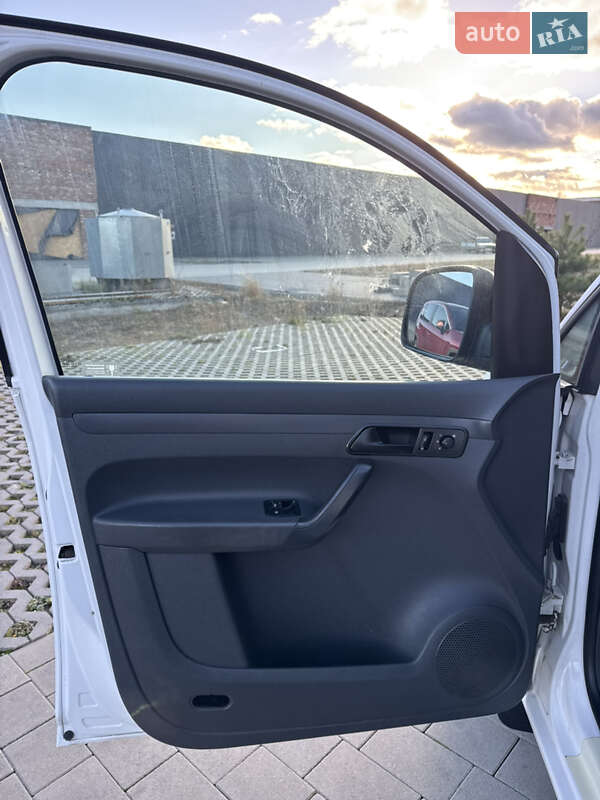 Минивэн Volkswagen Caddy 2011 в Хмельницком