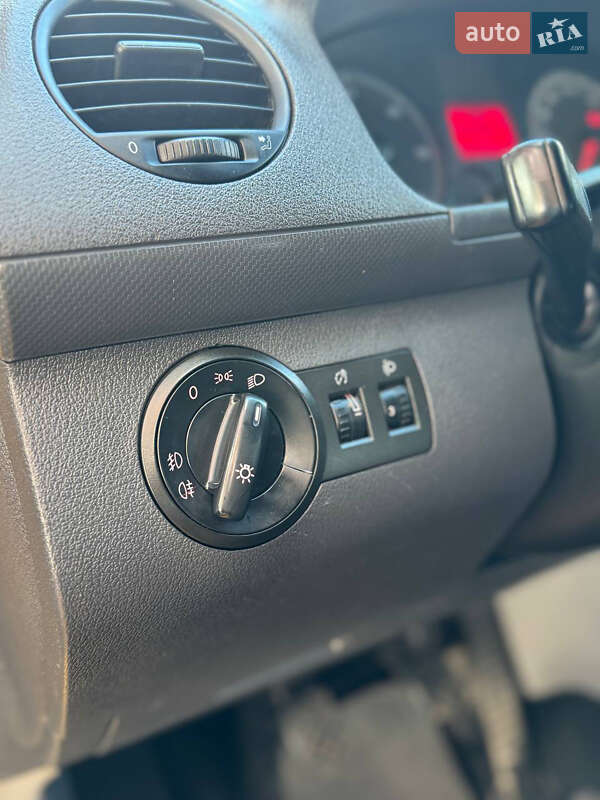 Мінівен Volkswagen Caddy 2006 в Зарічному фото 29 Мінівен Volkswagen Caddy 2006 в Зарічному