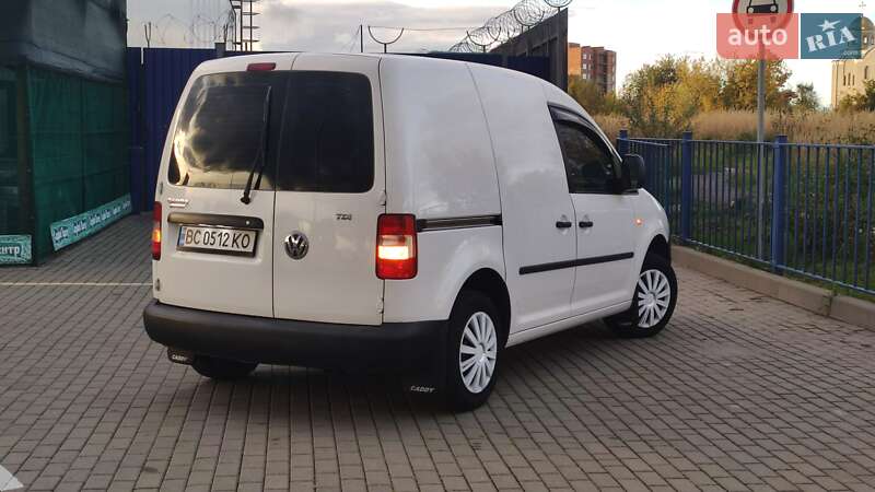 Грузовой фургон Volkswagen Caddy 2006 в Дрогобыче