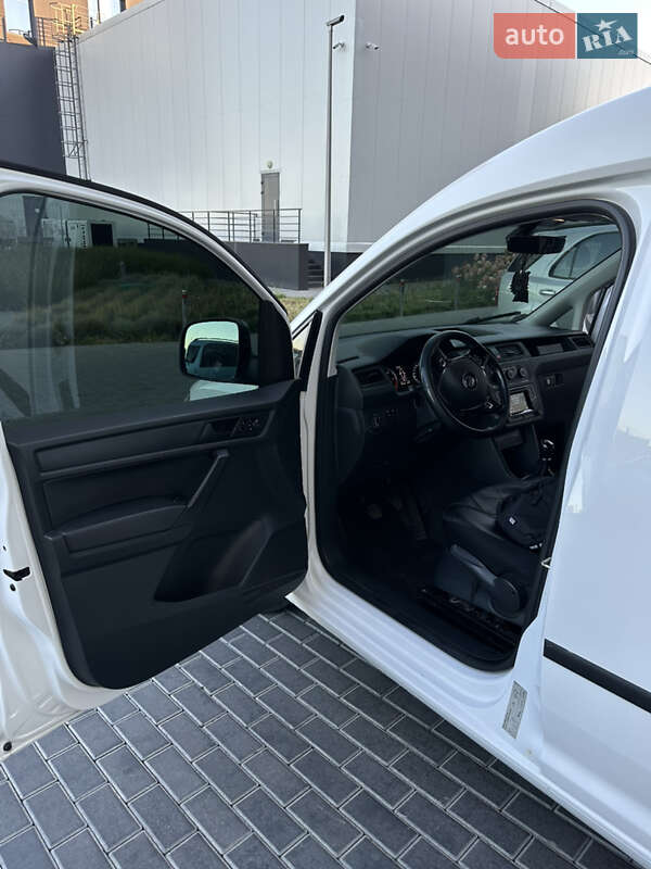 Минивэн Volkswagen Caddy 2015 в Ровно