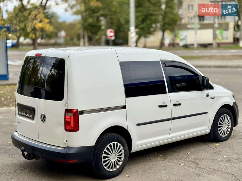 Грузовой фургон Volkswagen Caddy 2016 в Николаеве