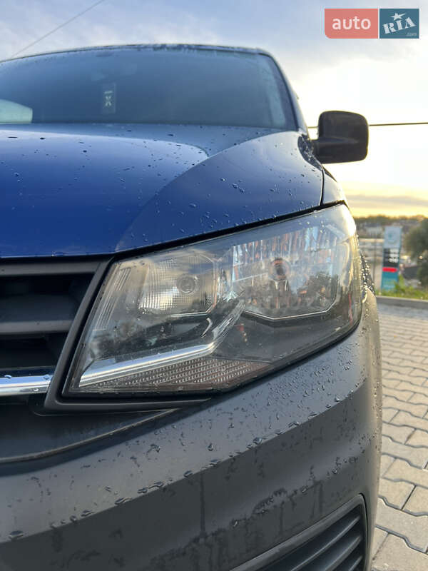 Минивэн Volkswagen Caddy 2015 в Черновцах