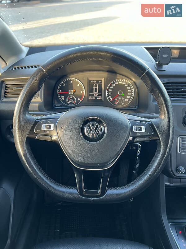 Минивэн Volkswagen Caddy 2015 в Черновцах