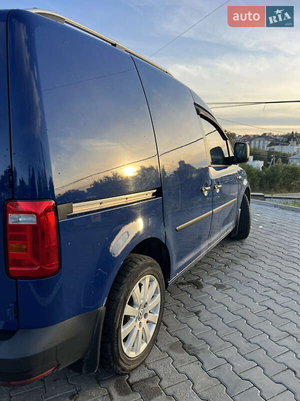Минивэн Volkswagen Caddy 2015 в Черновцах