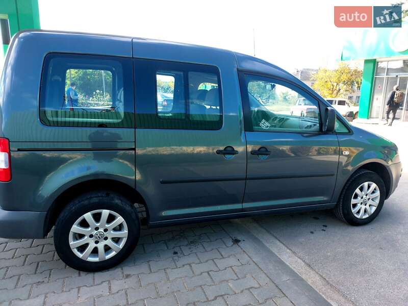 Минивэн Volkswagen Caddy 2010 в Черновцах