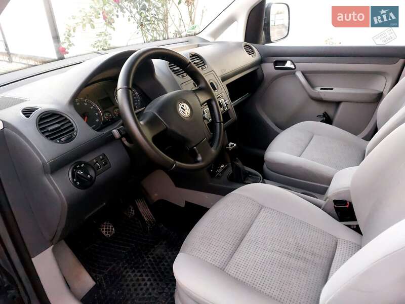 Минивэн Volkswagen Caddy 2010 в Черновцах