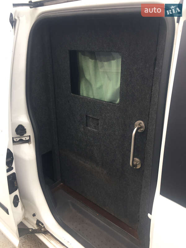 Бронированный автомобиль Volkswagen Caddy 2013 в Киеве фото 4 Бронированный автомобиль Volkswagen Caddy 2013 в Киеве