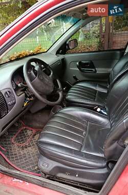 Грузовой фургон Volkswagen Caddy 2003 в 
