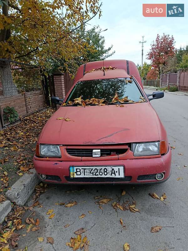 Грузовой фургон Volkswagen Caddy 2003 в 