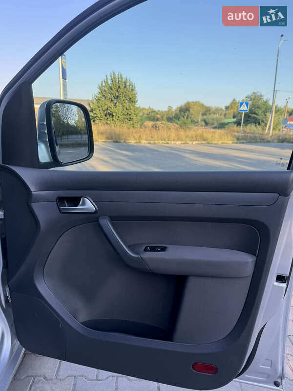 Мінівен Volkswagen Caddy 2014 в Львові фото 31 Мінівен Volkswagen Caddy 2014 в Львові