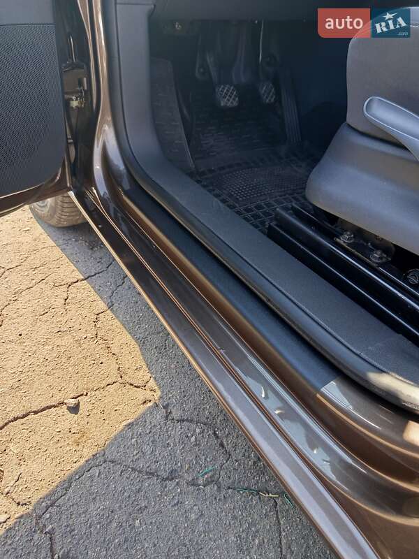 Мінівен Volkswagen Caddy 2015 в Рівному