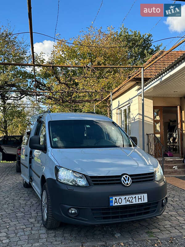 Мінівен Volkswagen Caddy 2012 в Іршаві