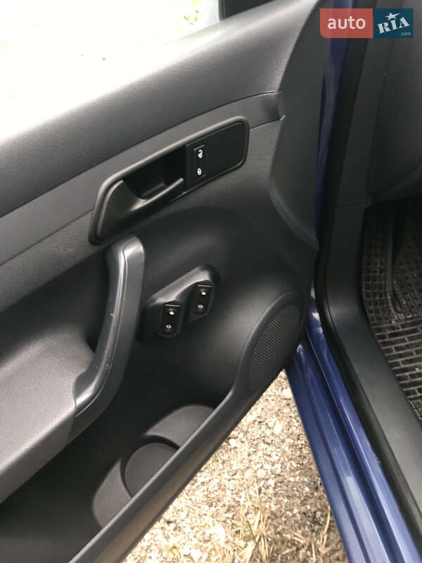 Грузовой фургон Volkswagen Caddy 2012 в Хмельницком