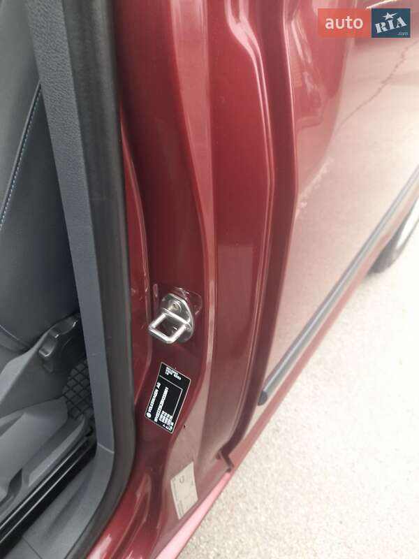 Мінівен Volkswagen Caddy 2011 в Рокитному