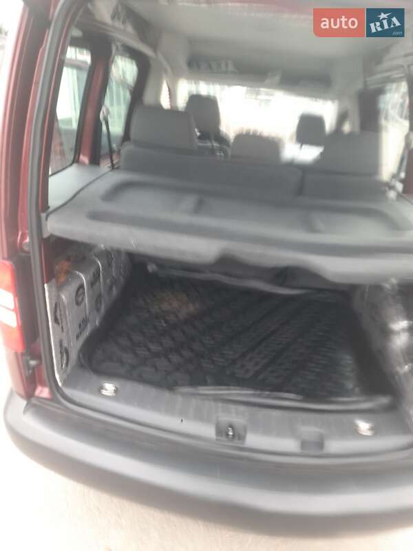 Мінівен Volkswagen Caddy 2011 в Рокитному