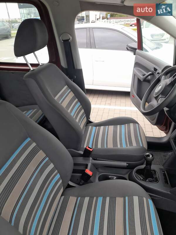 Мінівен Volkswagen Caddy 2011 в Рокитному