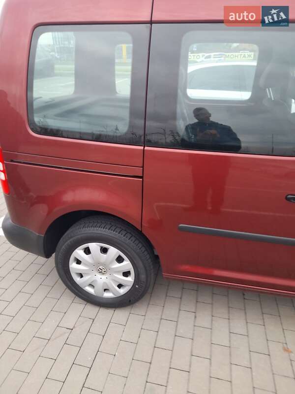 Мінівен Volkswagen Caddy 2011 в Рокитному