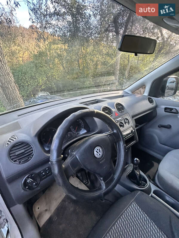 Грузовой фургон Volkswagen Caddy 2006 в Виноградове фото 9 Грузовой фургон Volkswagen Caddy 2006 в Виноградове