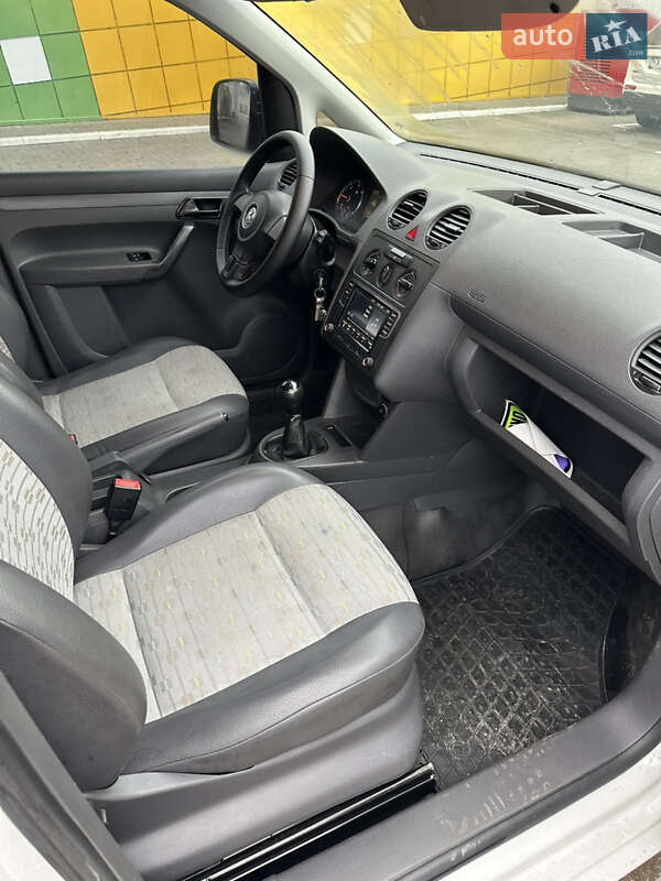 Другие грузовики Volkswagen Caddy 2011 в Киеве фото 9 Другие грузовики Volkswagen Caddy 2011 в Киеве