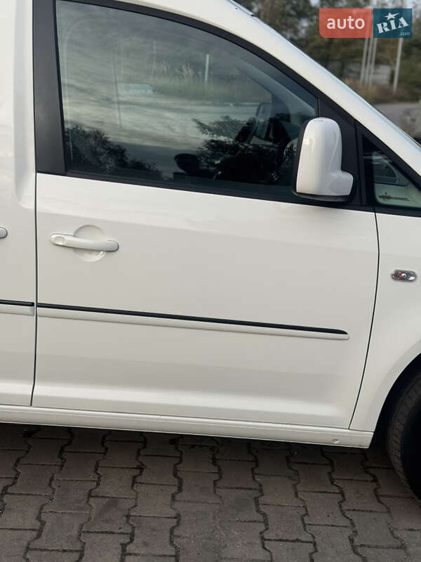 Минивэн Volkswagen Caddy 2013 в Львове