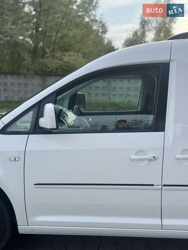 Минивэн Volkswagen Caddy 2013 в Львове