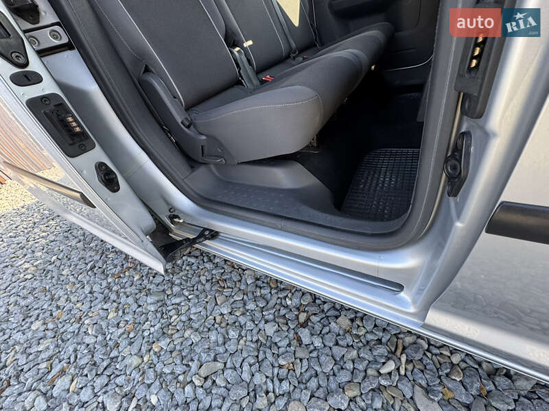Мінівен Volkswagen Caddy 2010 в Чернівцях фото 37 Мінівен Volkswagen Caddy 2010 в Чернівцях
