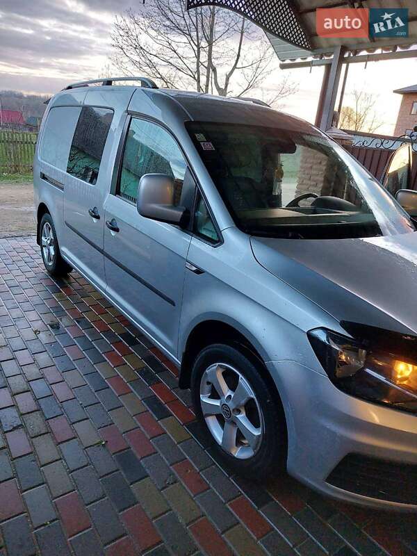 Минивэн Volkswagen Caddy 2016 в Черновцах