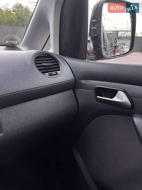 Мінівен Volkswagen Caddy 2014 в Сарнах