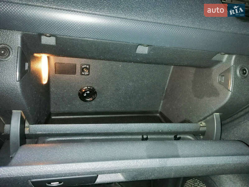 Вантажопасажирський фургон Volkswagen Caddy 2014 в Одесі фото 19 Вантажопасажирський фургон Volkswagen Caddy 2014 в Одесі