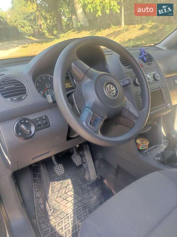 Грузовой фургон Volkswagen Caddy 2013 в Баре