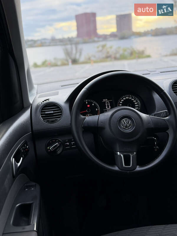 Минивэн Volkswagen Caddy 2014 в Киеве фото 12 Минивэн Volkswagen Caddy 2014 в Киеве