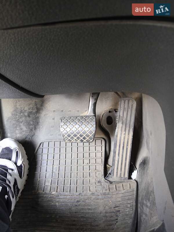 Вантажний фургон Volkswagen Caddy 2008 в Івано-Франківську