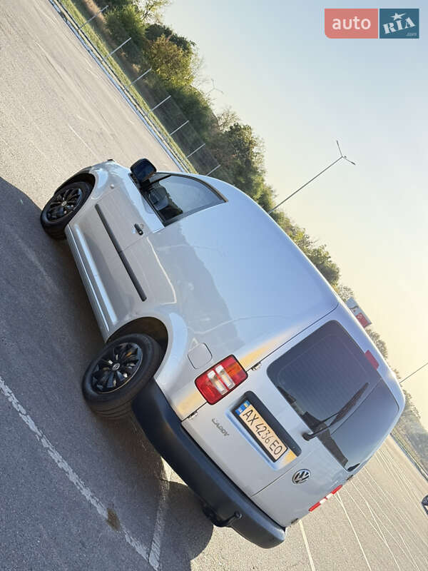 Грузовой фургон Volkswagen Caddy 2011 в Полтаве